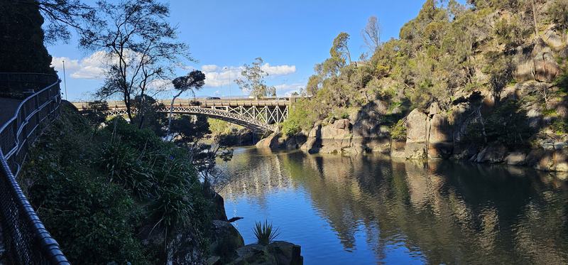 A gorge at the end of the street β Kings Bridge, an iron arch over the South Esk, seen from the cliff path